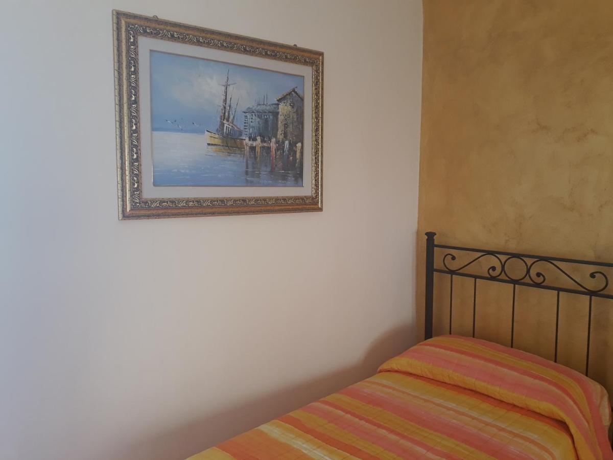 Bed and Breakfast L'Antico Faro Кастельсардо Екстер'єр фото