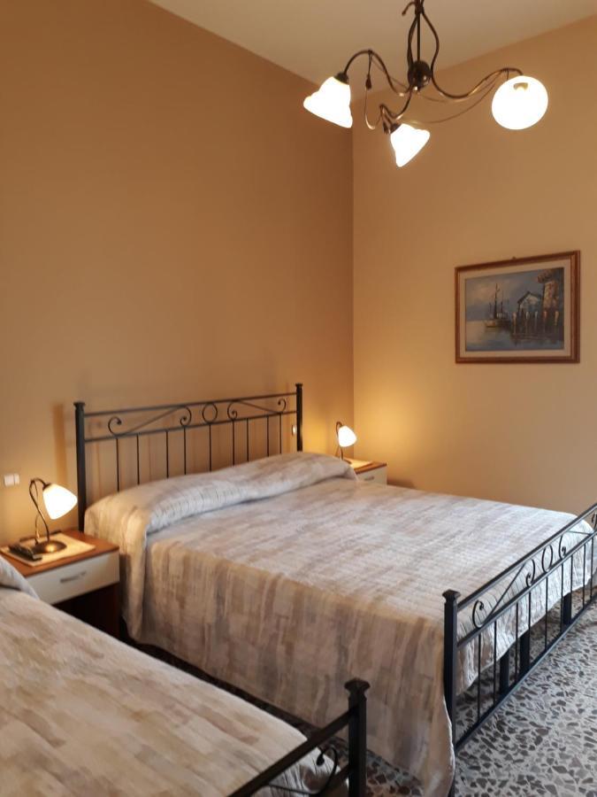 Bed and Breakfast L'Antico Faro Кастельсардо Екстер'єр фото
