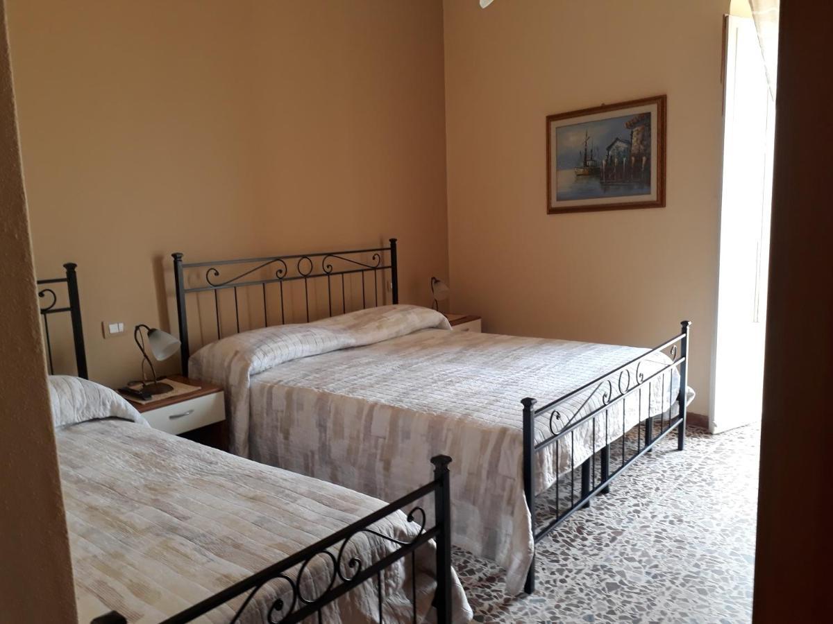 Bed and Breakfast L'Antico Faro Кастельсардо Екстер'єр фото