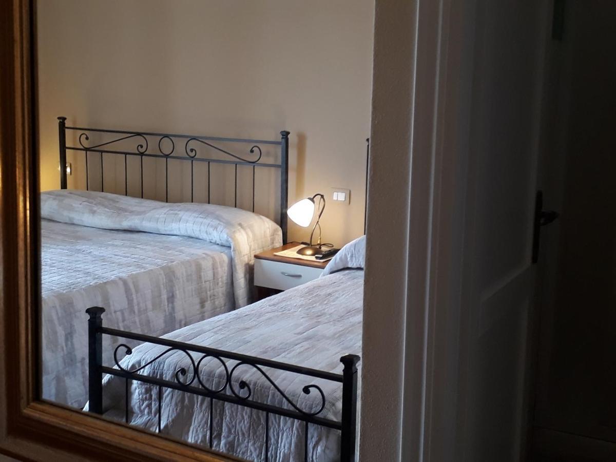 Bed and Breakfast L'Antico Faro Кастельсардо Екстер'єр фото