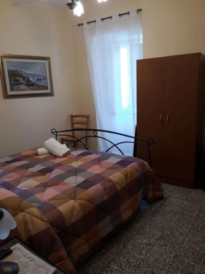 Bed and Breakfast L'Antico Faro Кастельсардо Екстер'єр фото